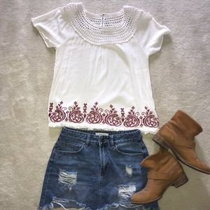 Cute 3 season top.